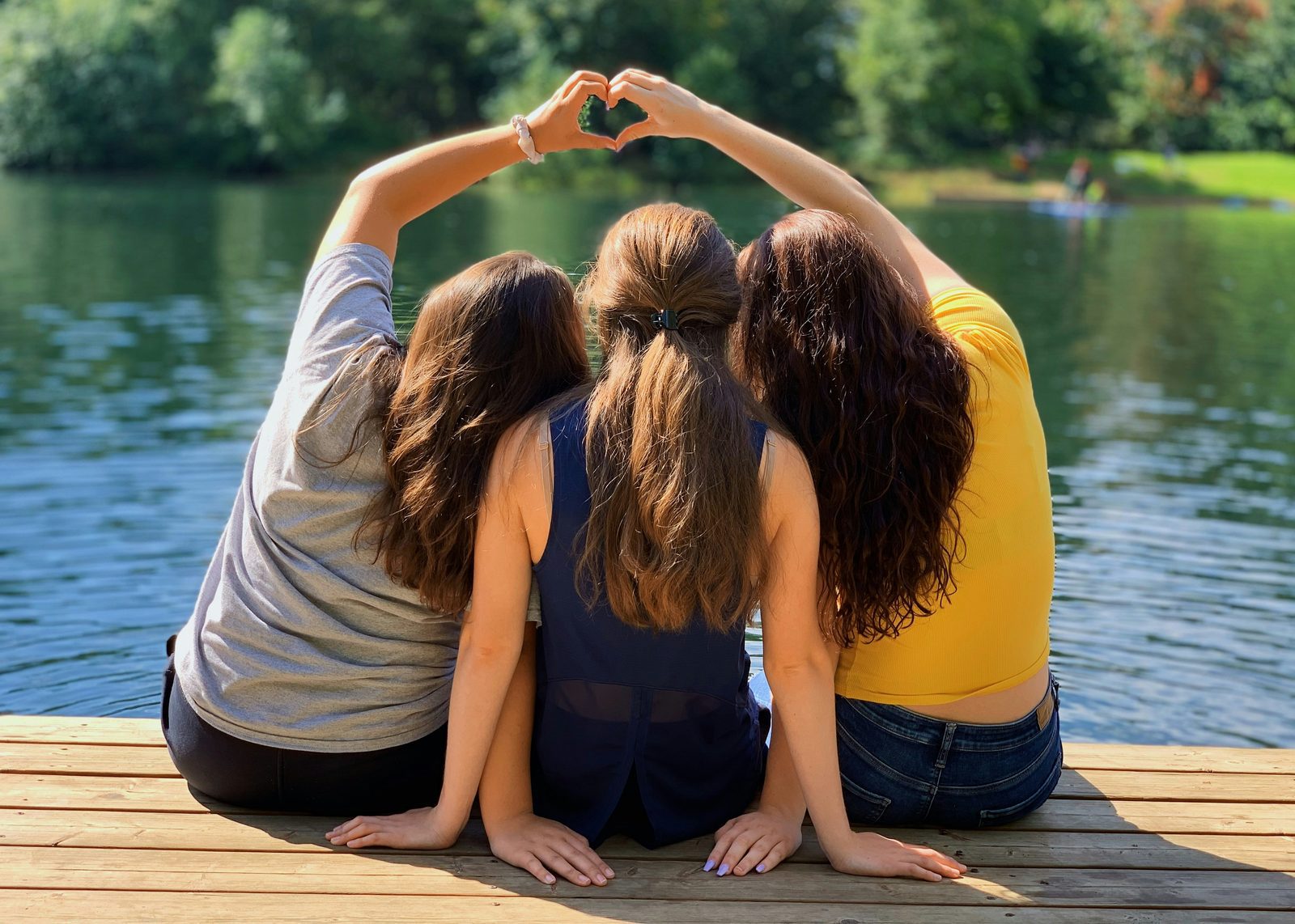 Amiche al lago